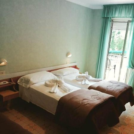 Hotel Elvira 퓨기 외부 사진
